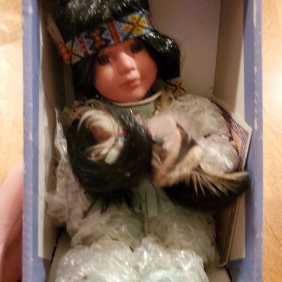 6" Native American/Indian Princess Porcelain Doll, Cathay Collection NIB W Cert - Picture 2 of 7